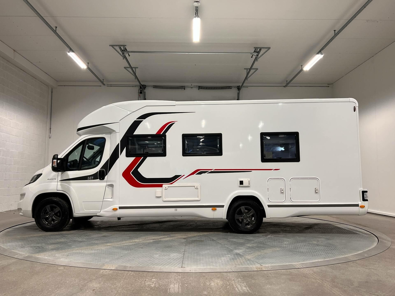 CHALLENGER MAGEO 357 - Image 8