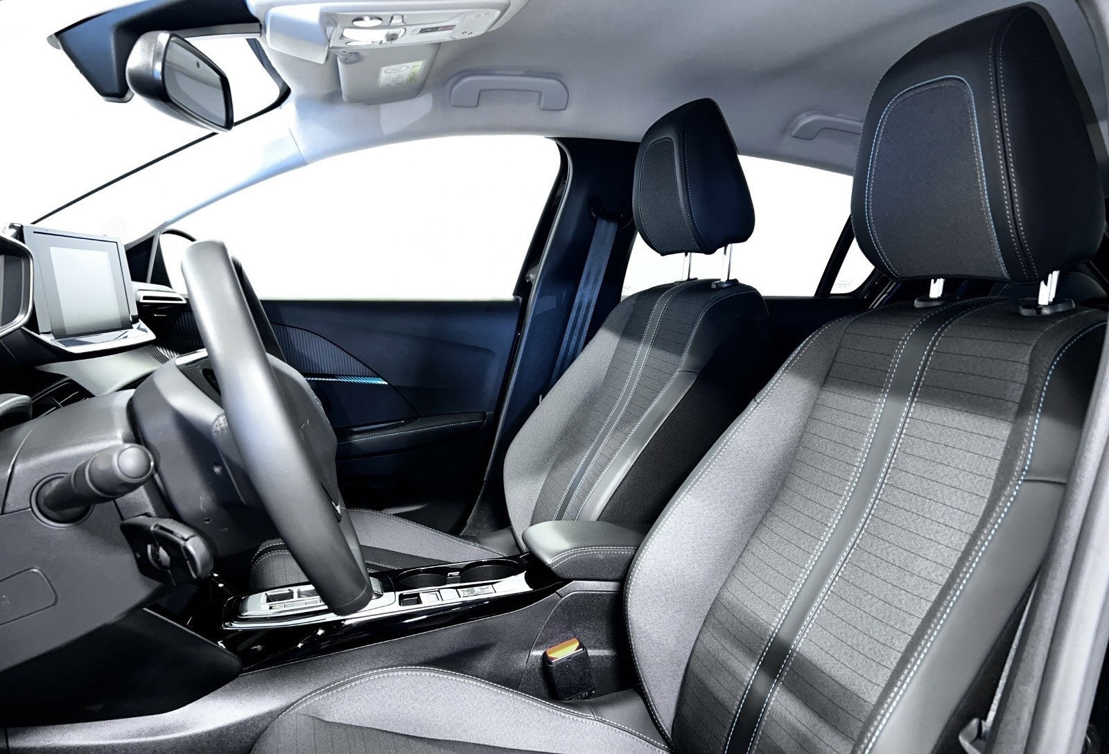 PEUGEOT E-208 136CH GT - Image 10