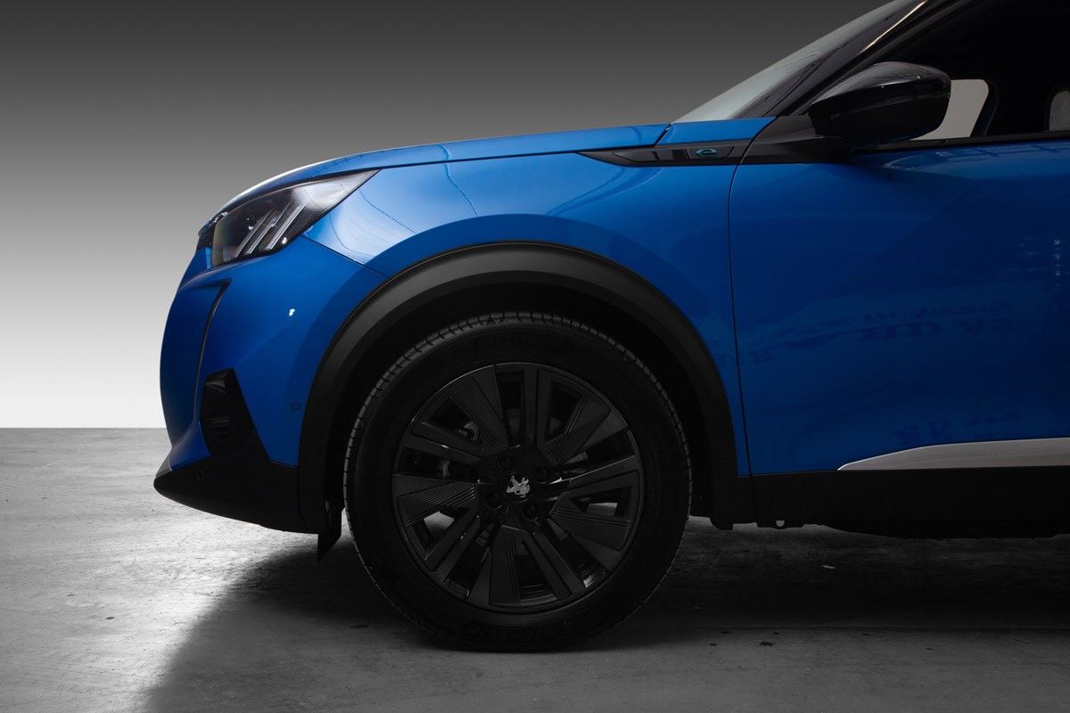 PEUGEOT 2008 II E-2008 136 CH GT - Image 4