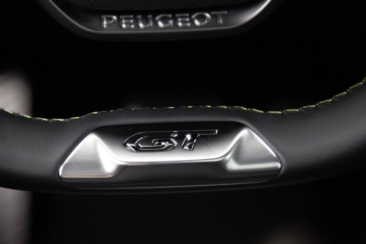PEUGEOT 2008 II E-2008 136 CH GT - Image 15
