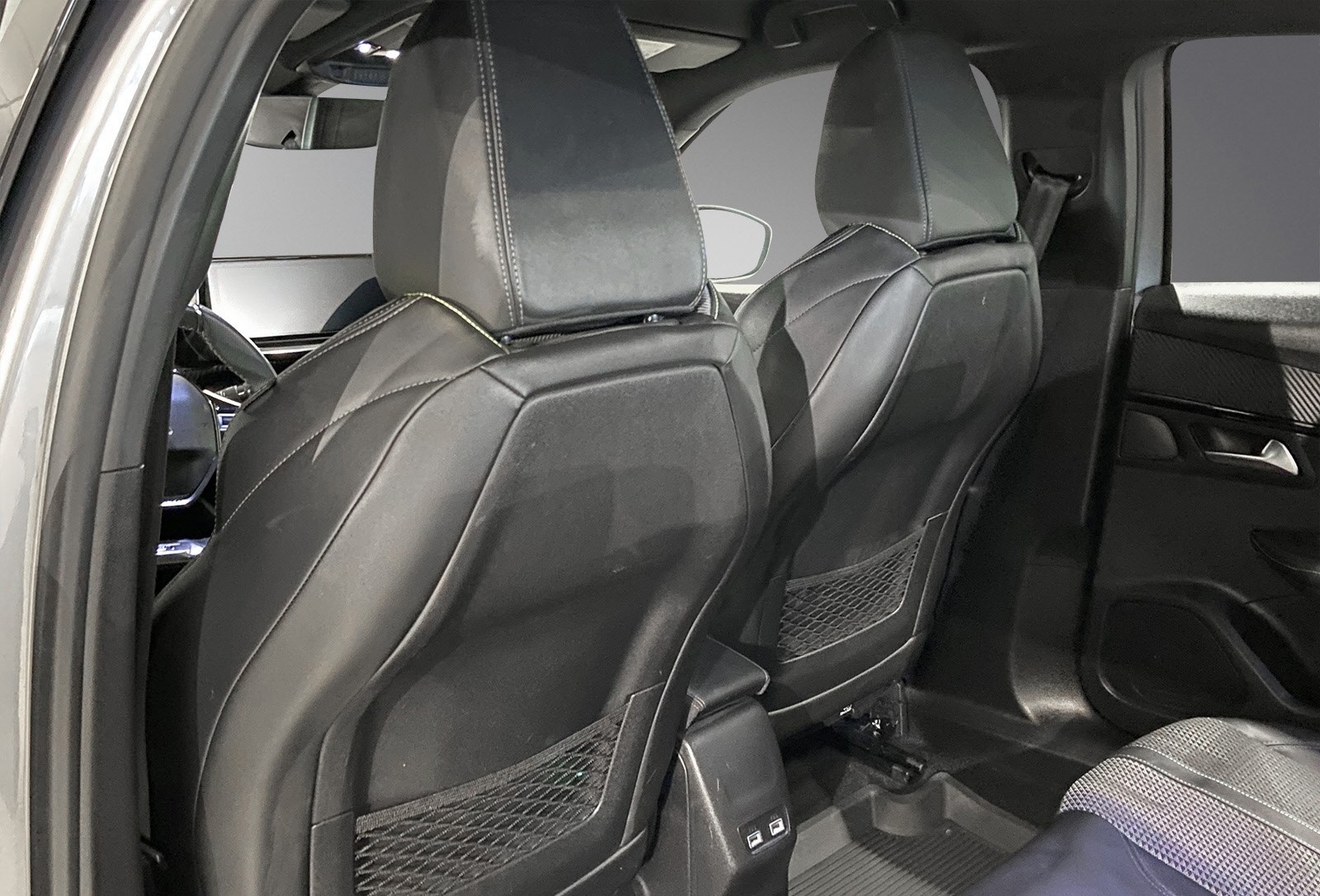 PEUGEOT 2008 II E-2008 136 CH GT - Image 12