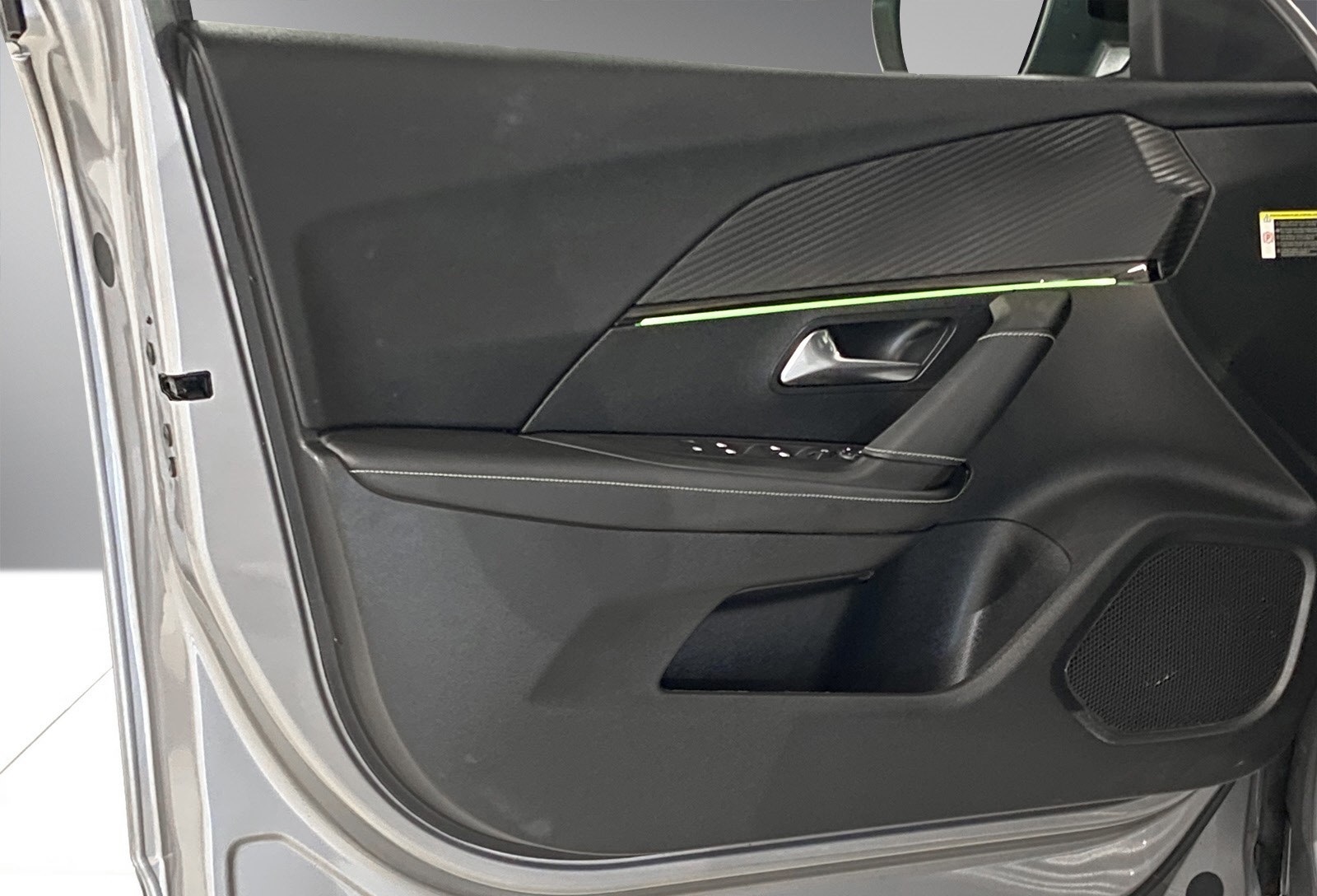 PEUGEOT 2008 II E-2008 136 CH GT - Image 13