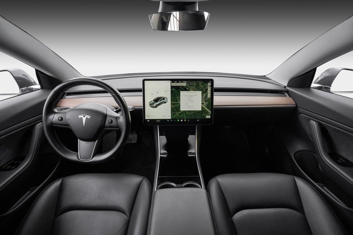 TESLA MODEL 3 LONG RANGE - Image 13