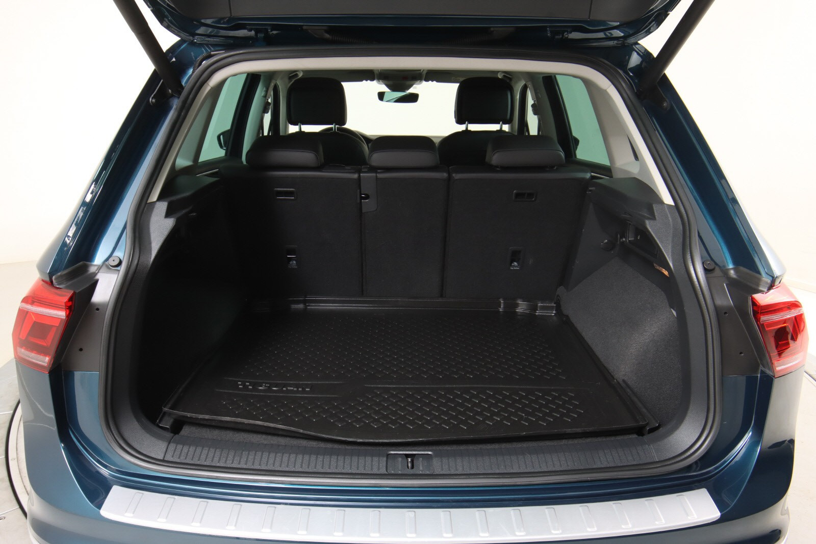 VOLKSWAGEN TIGUAN 2.0 TDI 200CH ELEGANCE EXCLUSIVE 4MOTION DSG7 - Image 8