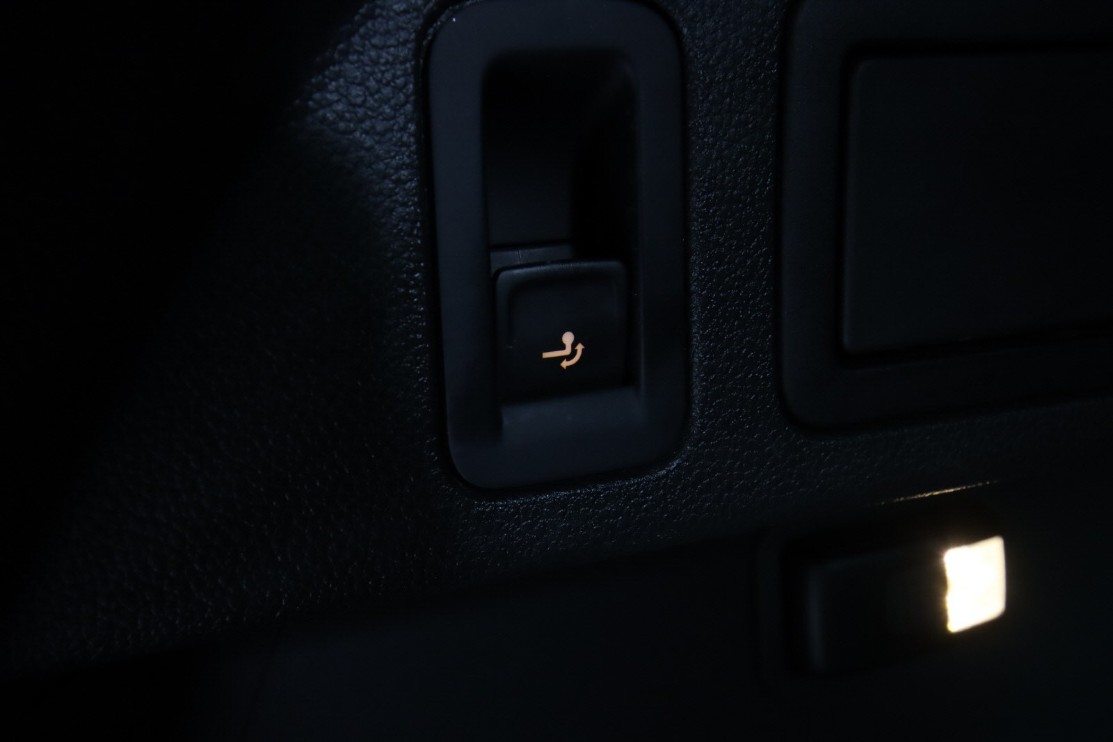 VOLKSWAGEN TIGUAN 2.0 TDI 200CH ELEGANCE EXCLUSIVE 4MOTION DSG7 - Image 9