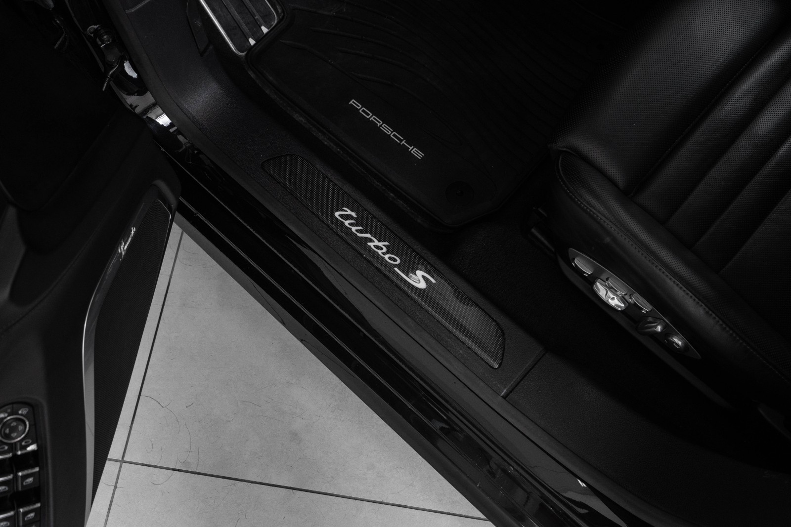 PORSCHE PANAMERA 4.8 V8 500 TURBO - Image 19