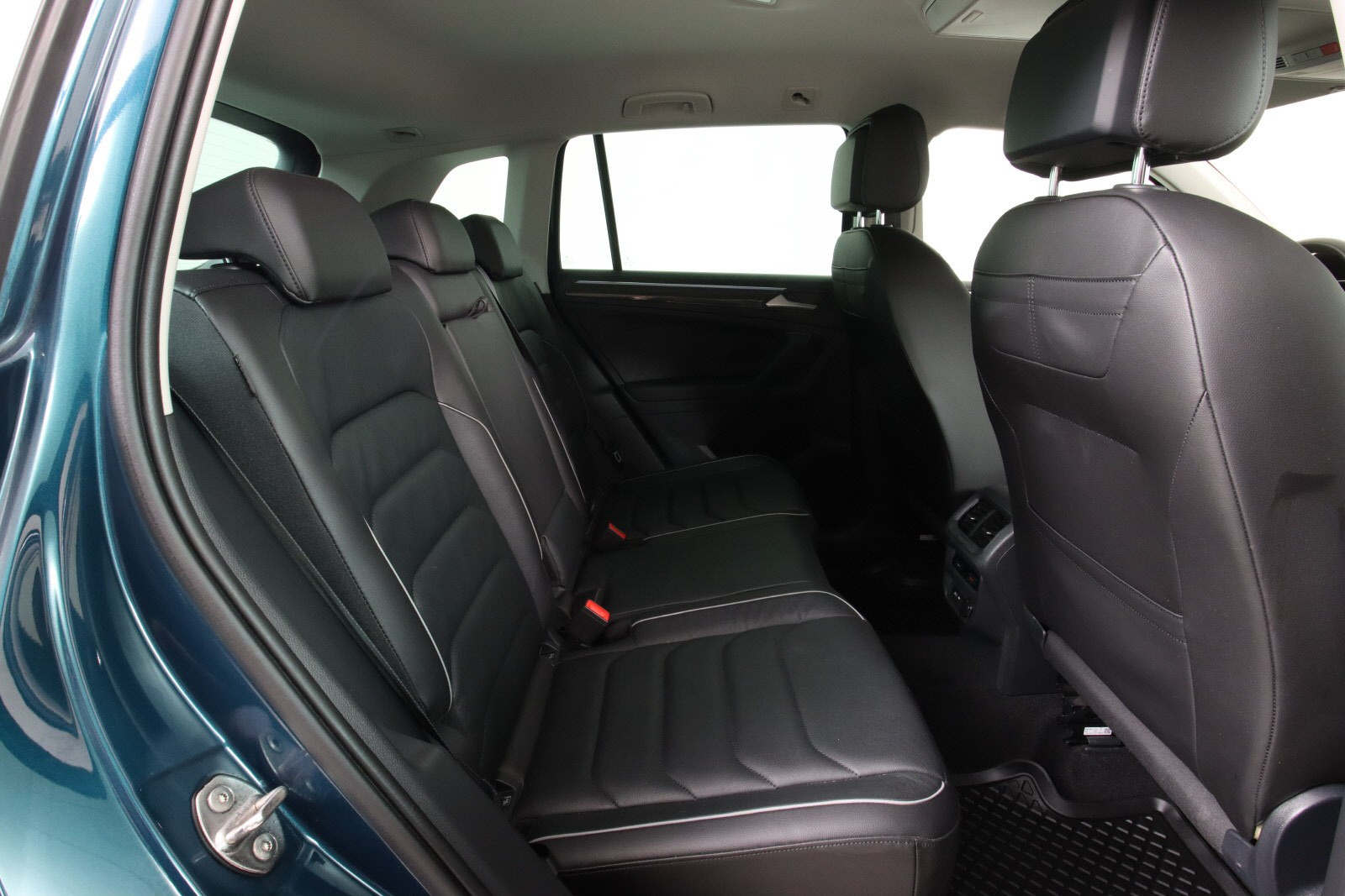 VOLKSWAGEN TIGUAN 2.0 TDI 200CH ELEGANCE EXCLUSIVE 4MOTION DSG7 - Image 12