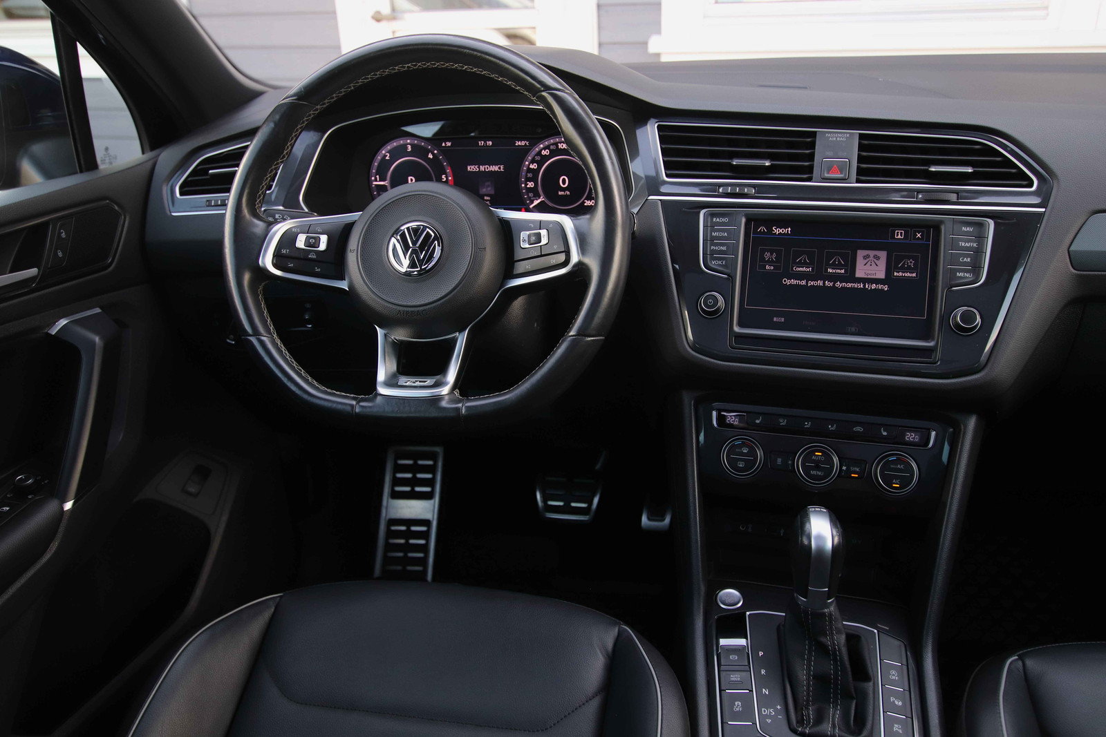 VOLKSWAGEN TIGUAN 2.0 TDI 190 4MOTION DSG7 R LINE - Image 6