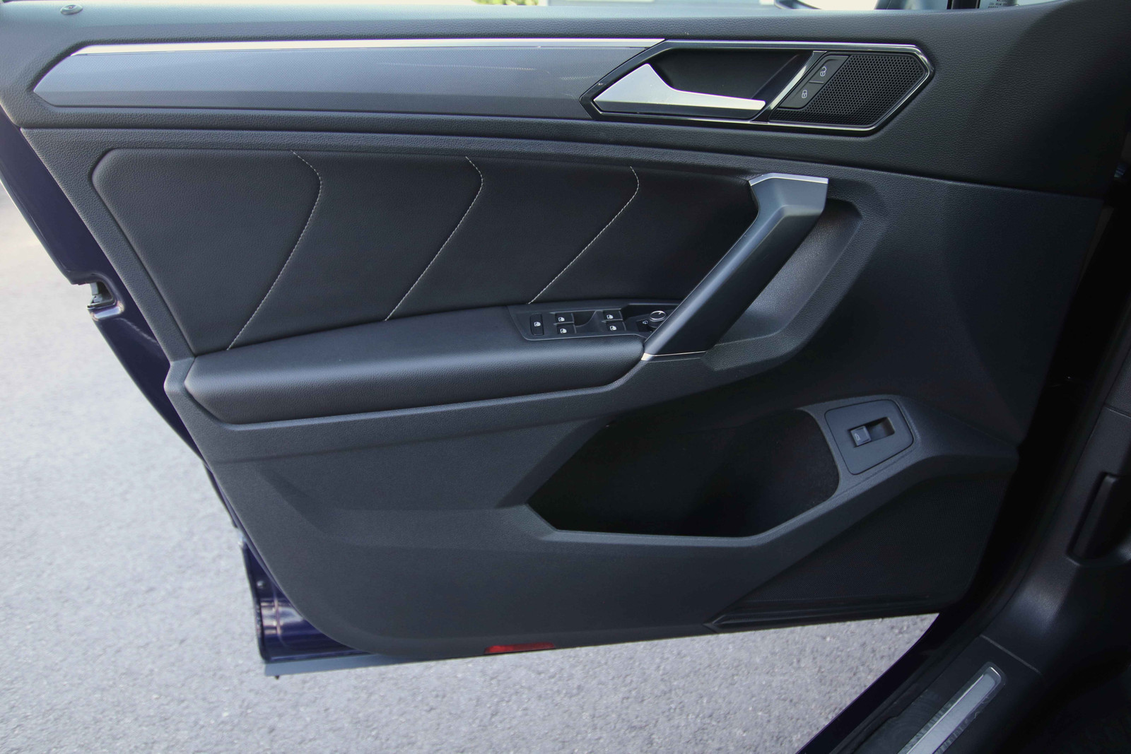 VOLKSWAGEN TIGUAN 2.0 TDI 190 4MOTION DSG7 R LINE - Image 13