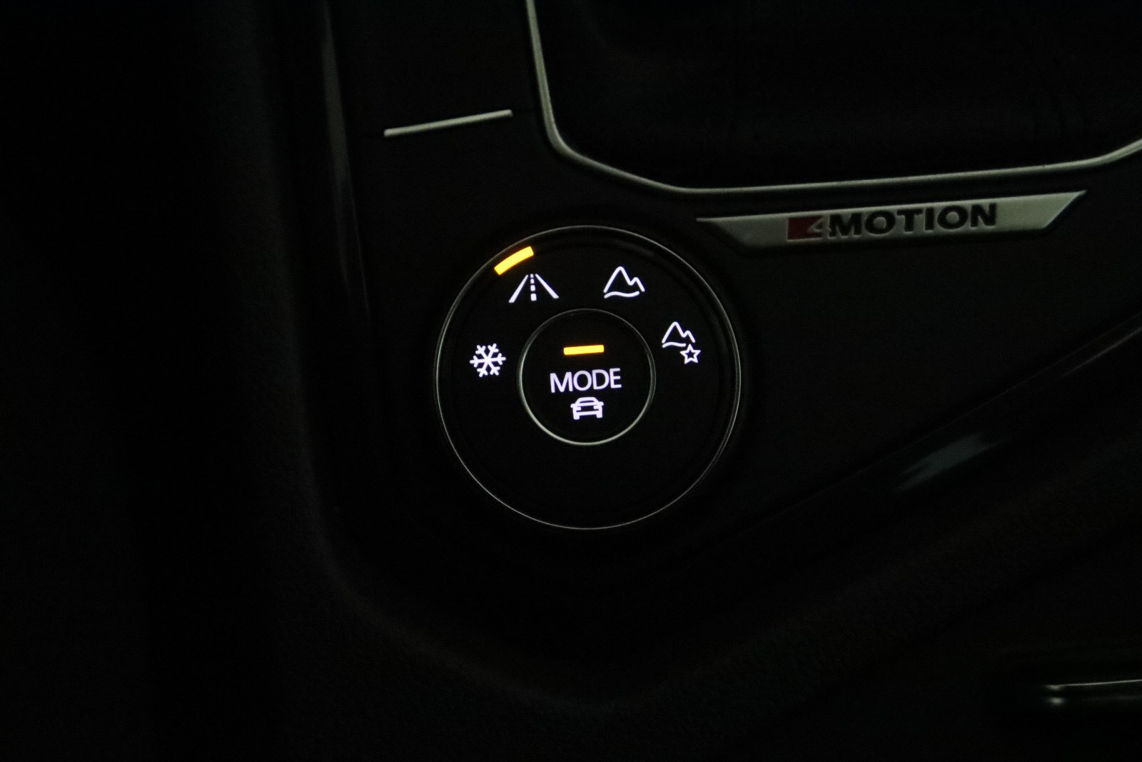 VOLKSWAGEN TIGUAN 2.0 TDI 200CH ELEGANCE EXCLUSIVE 4MOTION DSG7 - Image 16