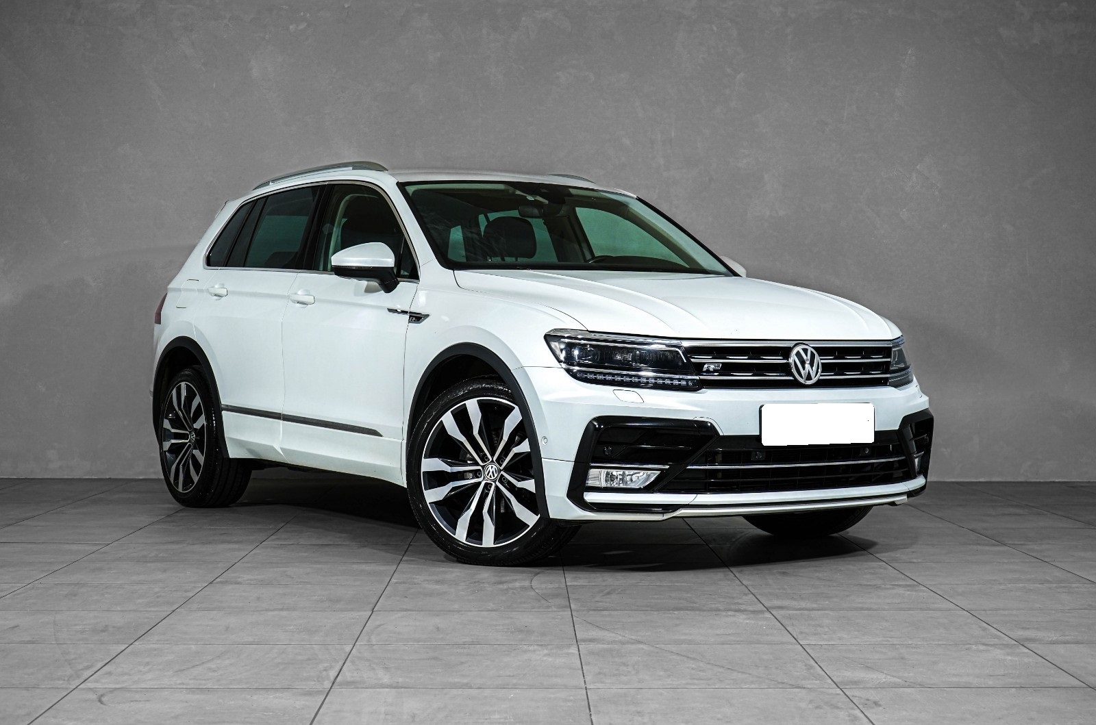 VOLKSWAGEN TIGUAN 2.0 TDI 150 4MOTION R LINE - Image 2