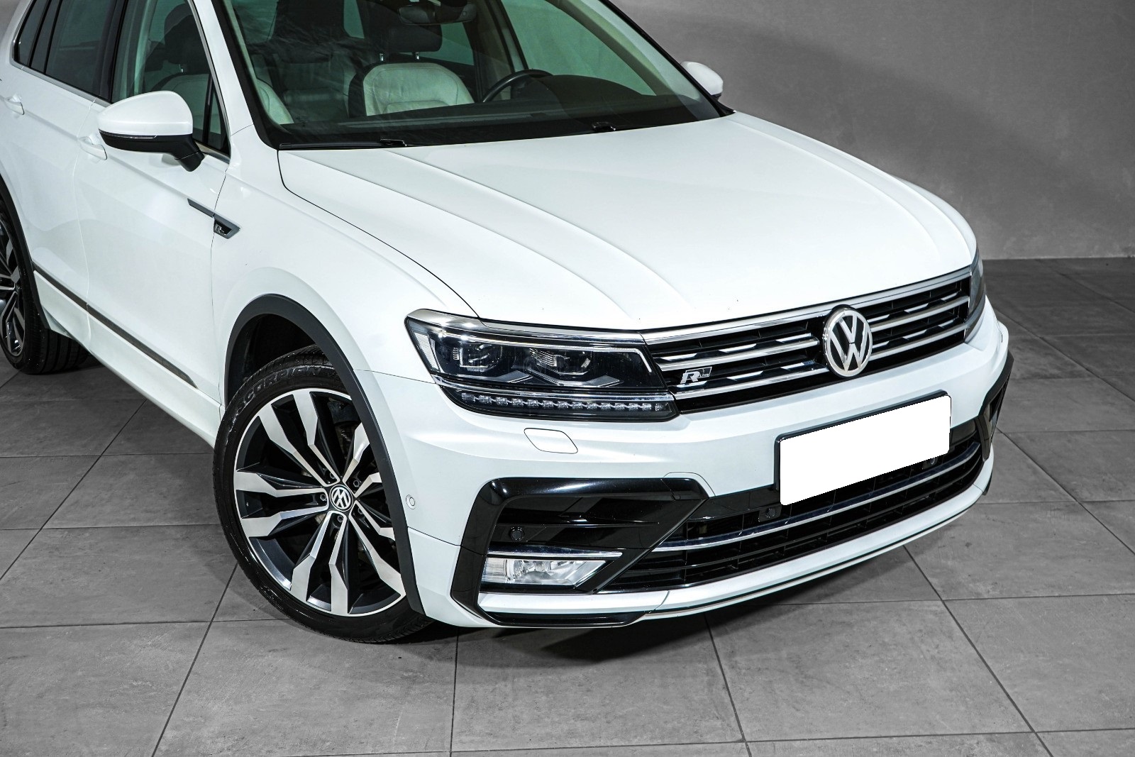 VOLKSWAGEN TIGUAN 2.0 TDI 150 4MOTION R LINE - Image 8