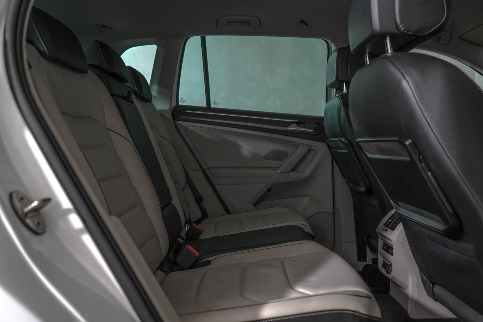 VOLKSWAGEN TIGUAN 2.0 TDI 150 4MOTION R LINE - Image 15