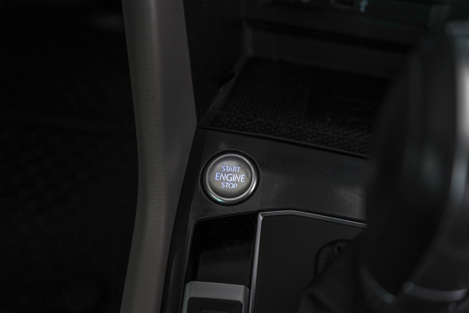 VOLKSWAGEN TIGUAN 2.0 TDI 150 4MOTION R LINE - Image 18