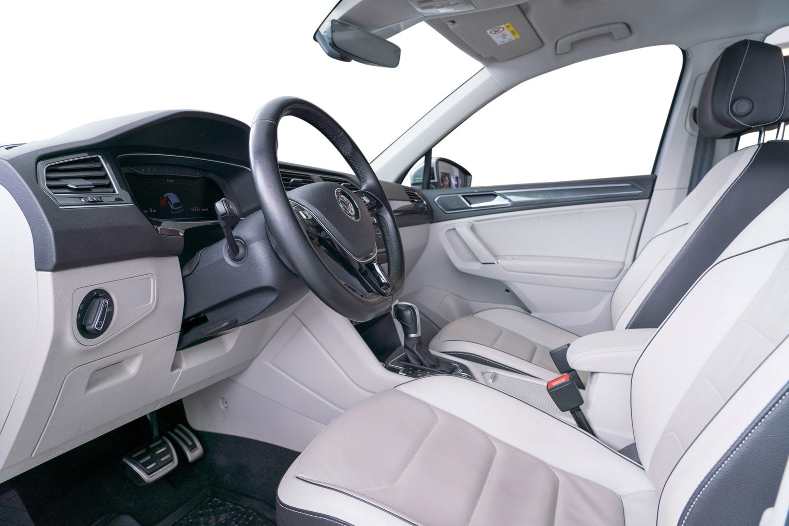 VOLKSWAGEN TIGUAN 2.0 TDI 190CH CARAT EXCLUSIVE 4MOTION DSG7 - Image 9