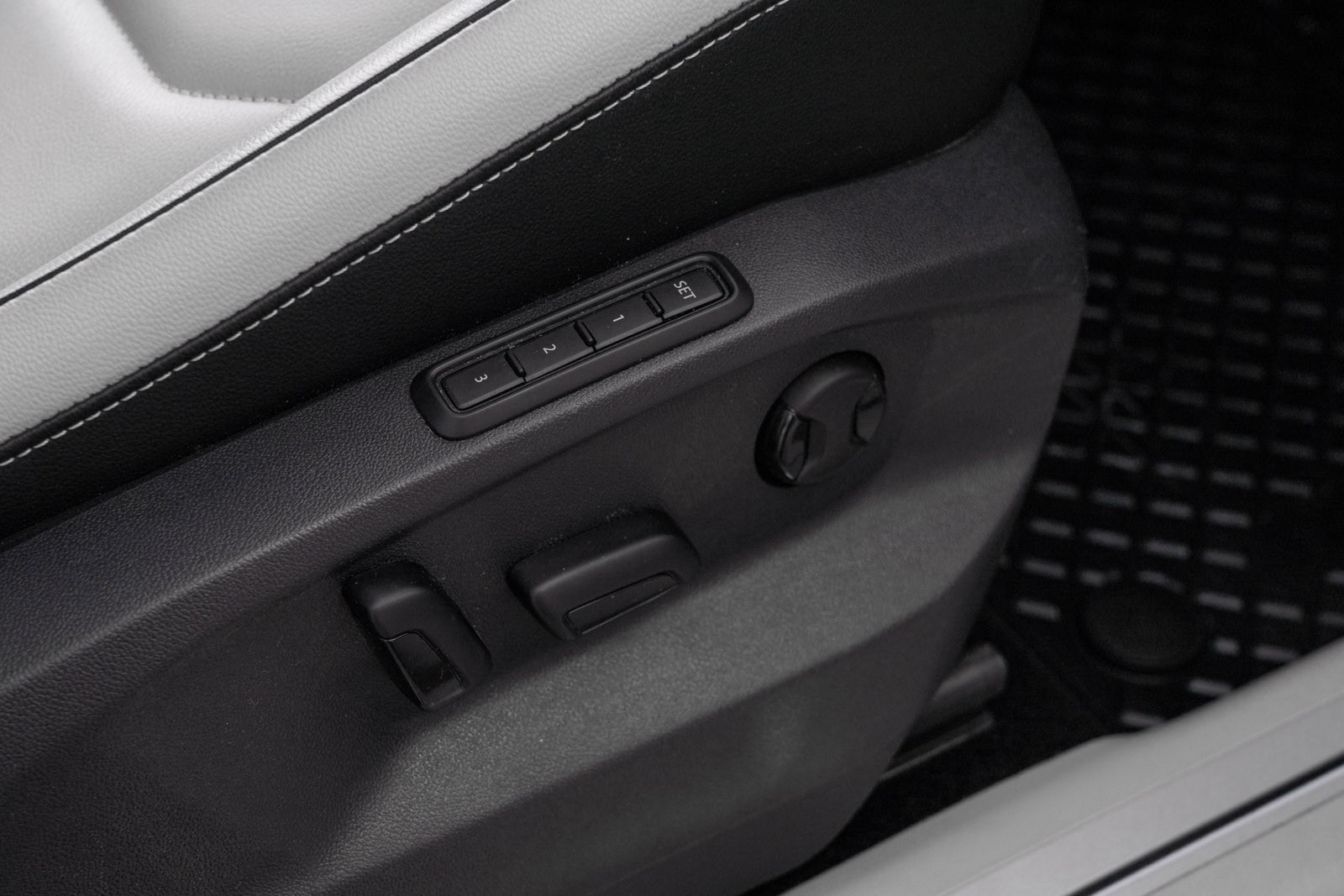 VOLKSWAGEN TIGUAN 2.0 TDI 190CH CARAT EXCLUSIVE 4MOTION DSG7 - Image 20