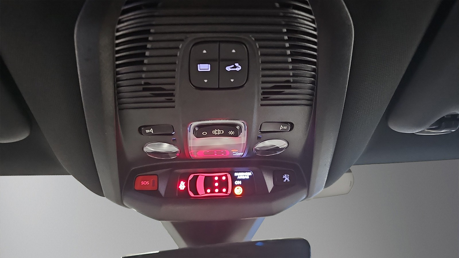 PEUGEOT 5008 II 2.0 BLUEHDI 180 S&S GT PACK EAT8 - Image 16