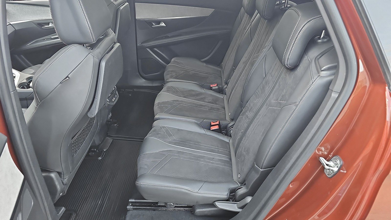 PEUGEOT 5008 II 1.5 BLUEHDI 130CH S&S GT EAT8 - Image 12