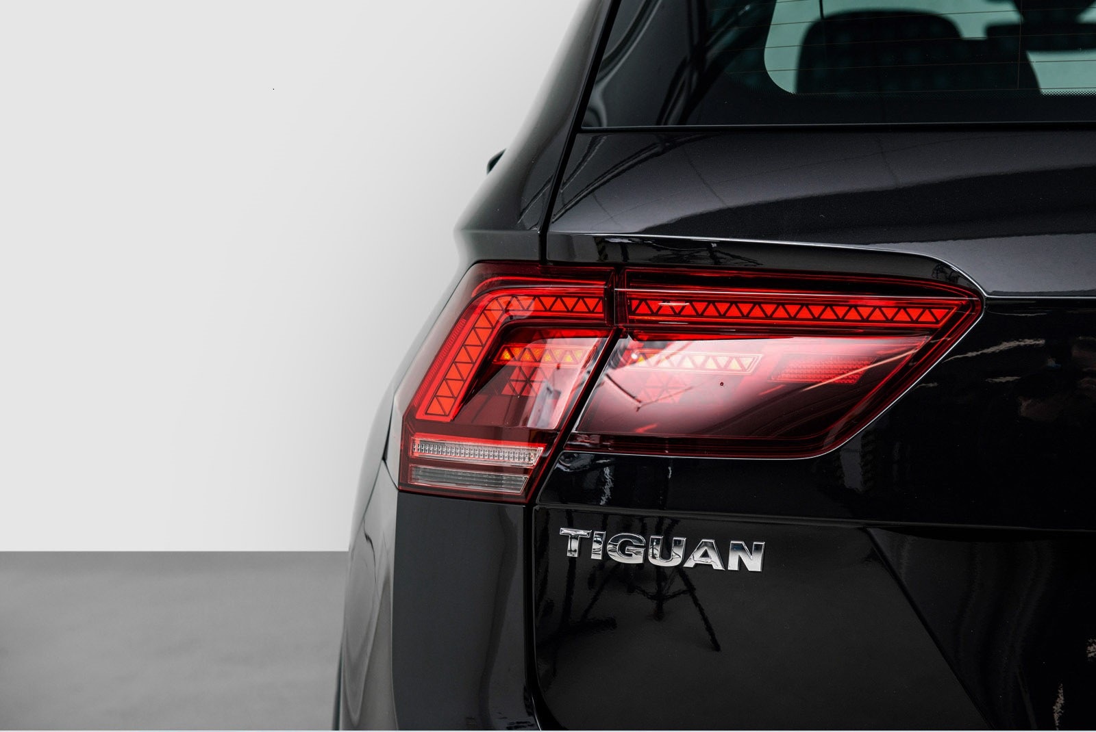 VOLKSWAGEN TIGUAN 2.0 TDI 150CH DSG7 R-LINE EXCLUSIVE - Image 5