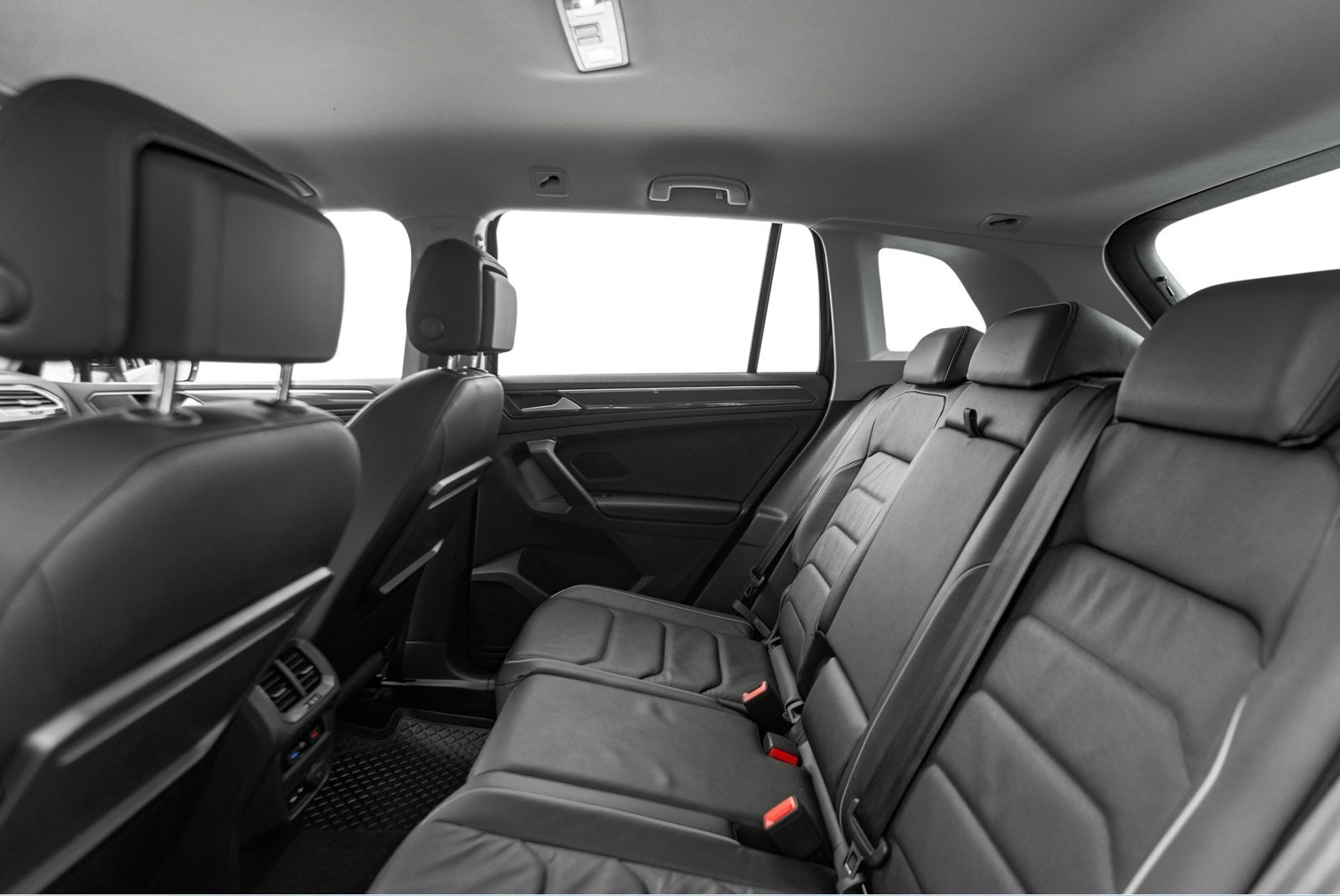 VOLKSWAGEN TIGUAN 2.0 TDI 150CH DSG7 R-LINE EXCLUSIVE - Image 14