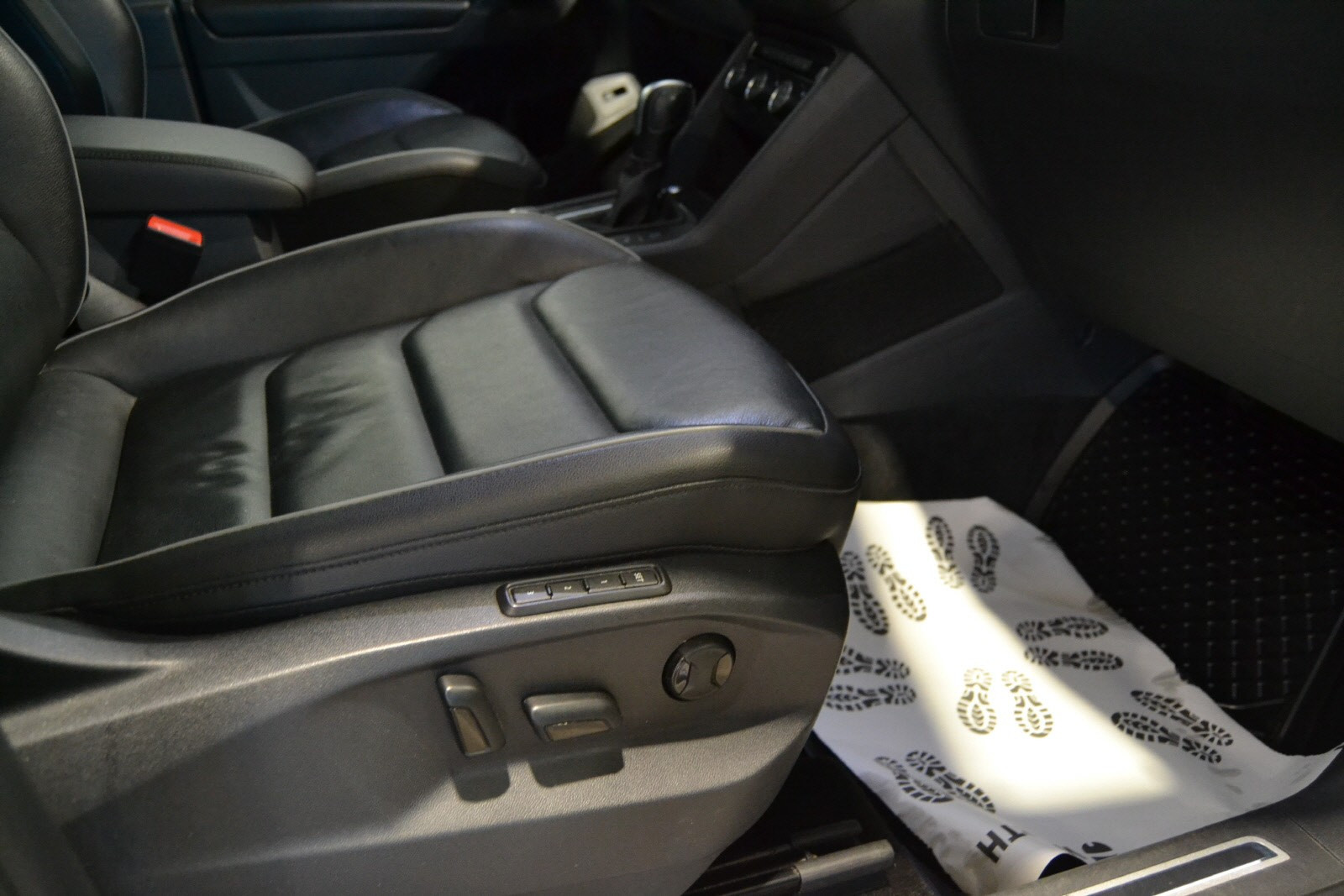 VOLKSWAGEN TIGUAN 2.0 TDI 190CH CARAT EXCLUSIVE 4MOTION DSG7 - Image 7