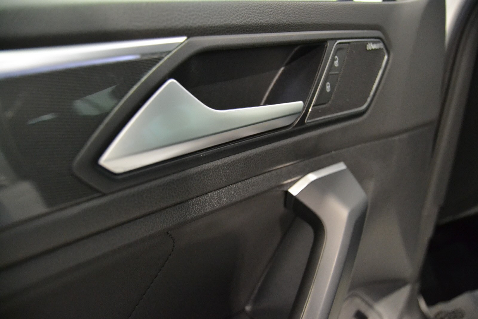 VOLKSWAGEN TIGUAN 2.0 TDI 190CH CARAT EXCLUSIVE 4MOTION DSG7 - Image 10