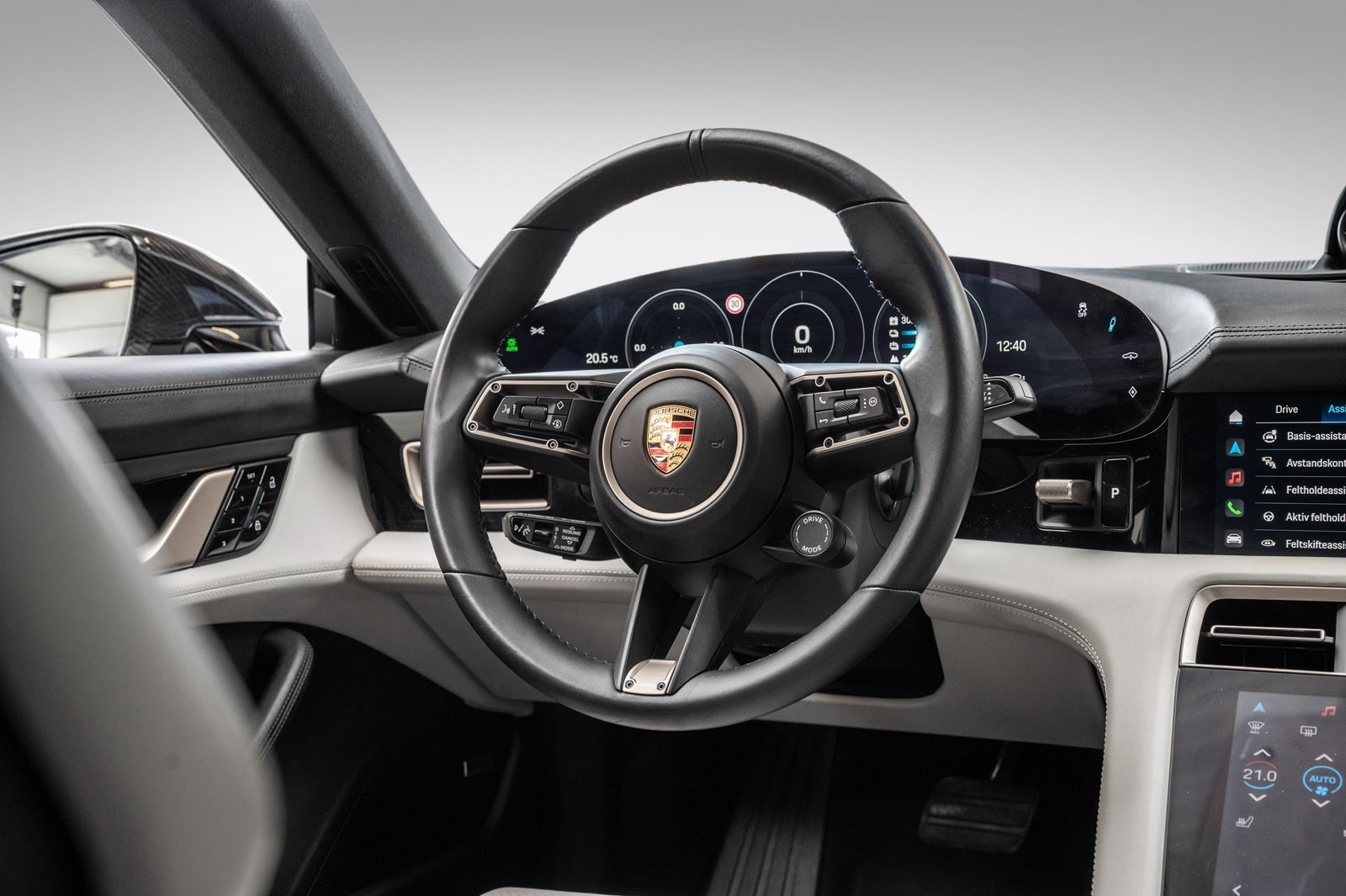 PORSCHE TAYCAN 4S PERFORMANCE PLUS - Image 12