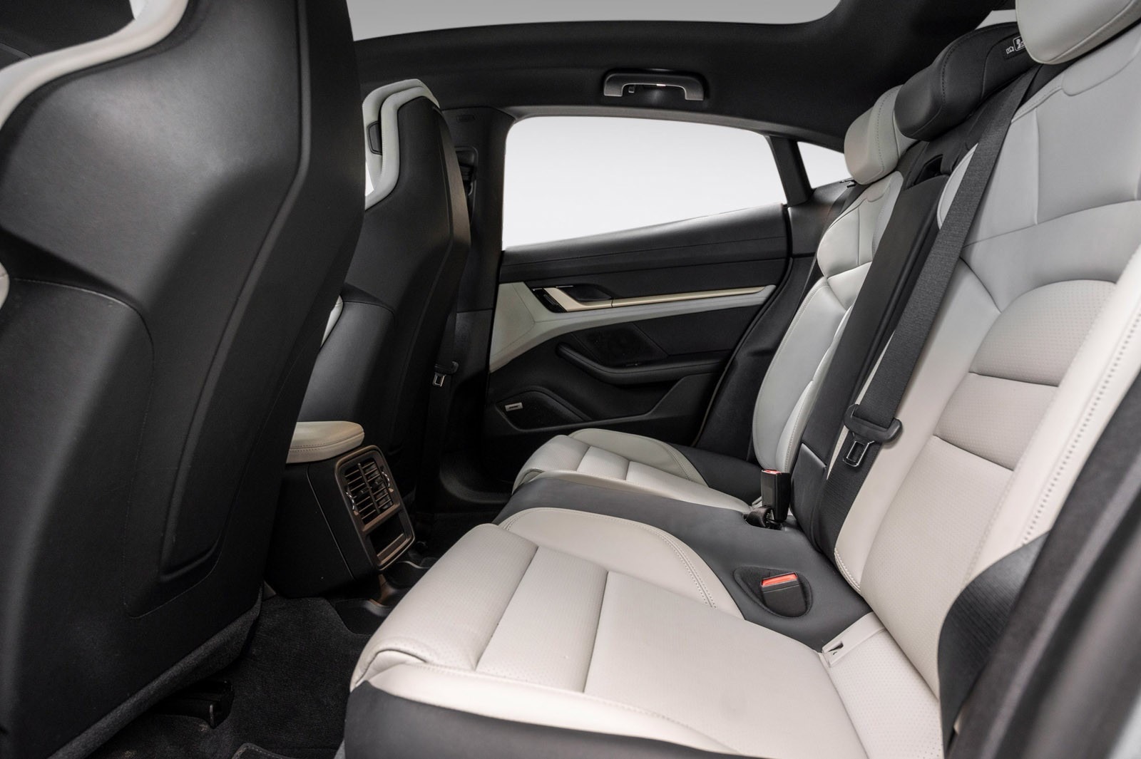 PORSCHE TAYCAN 4S PERFORMANCE PLUS - Image 13