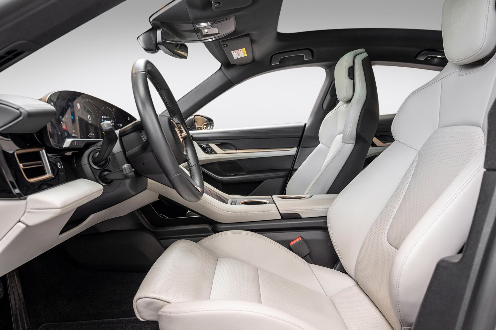 PORSCHE TAYCAN 4S PERFORMANCE PLUS - Image 14