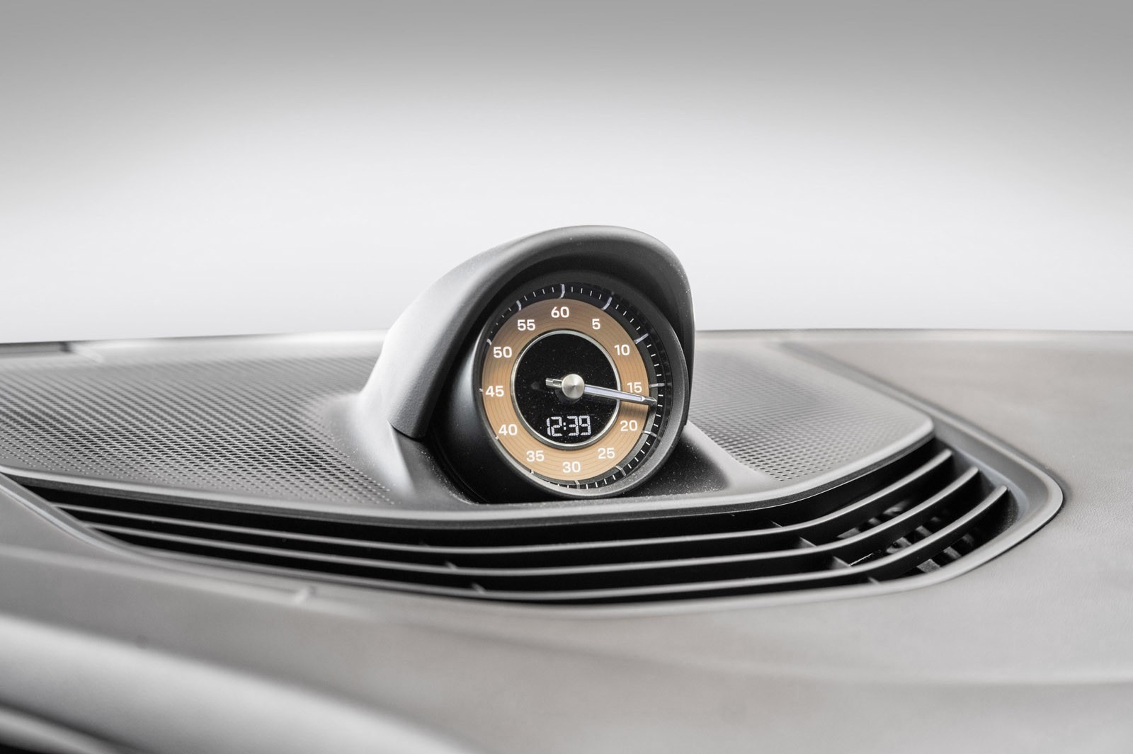 PORSCHE TAYCAN 4S PERFORMANCE PLUS - Image 18