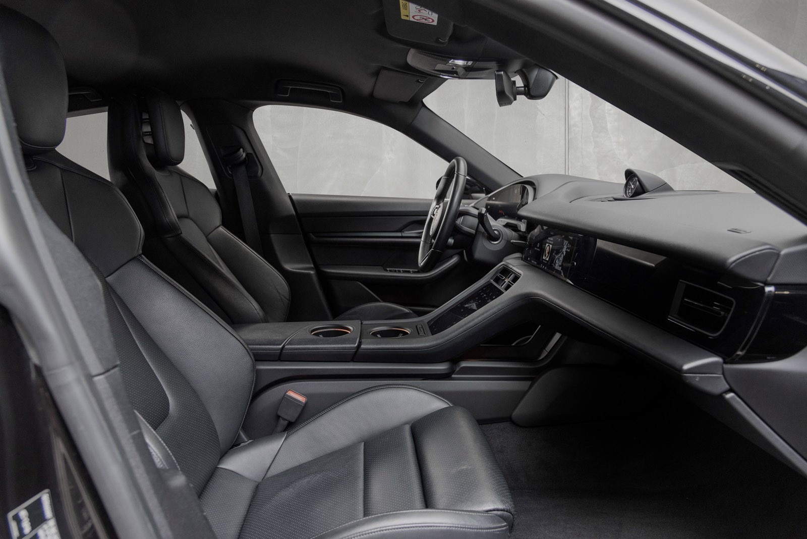 PORSCHE TAYCAN 4S PERFORMANCE PLUS - Image 16