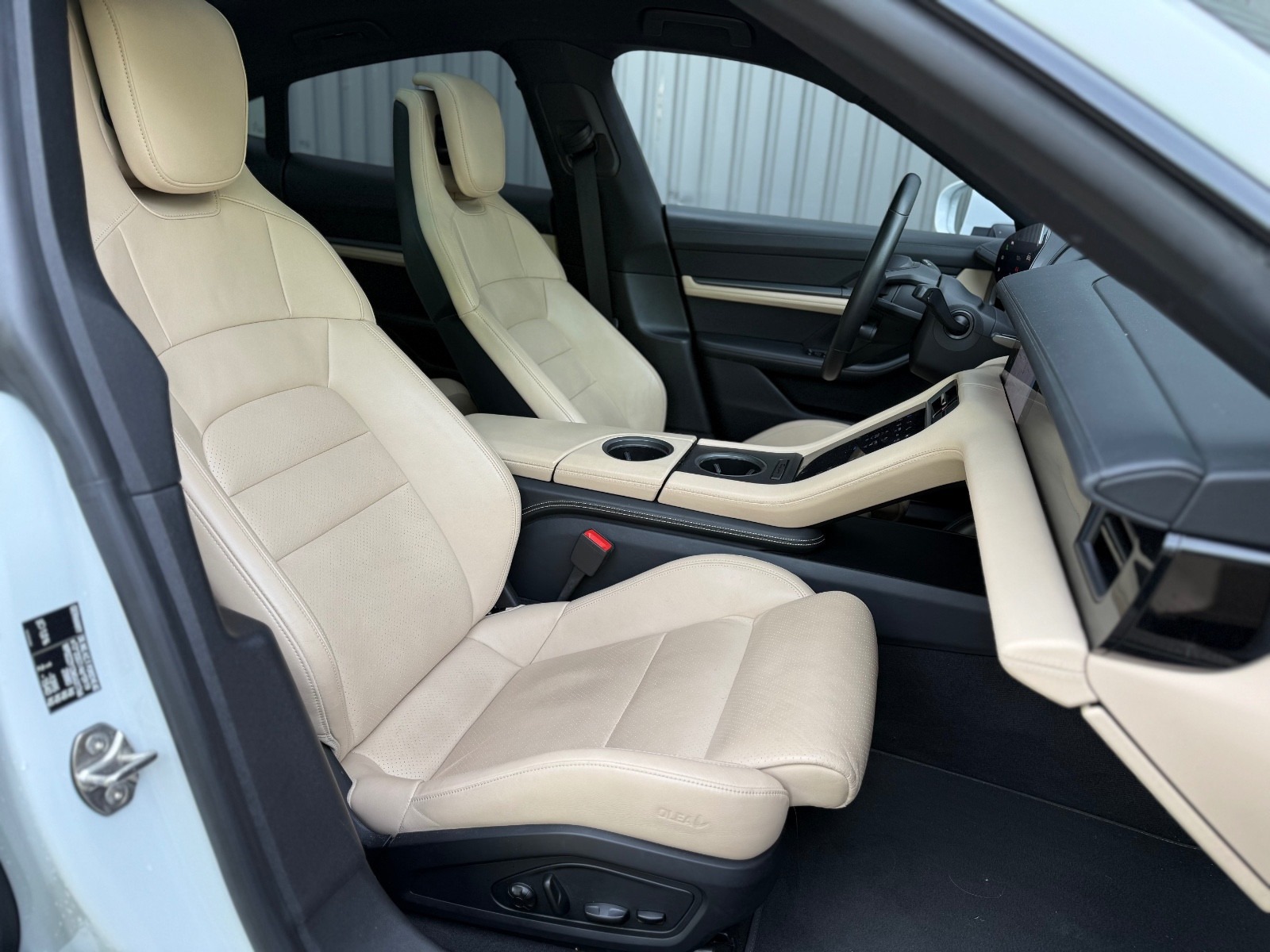 PORSCHE TAYCAN 4S PERFORMANCE PLUS - Image 13