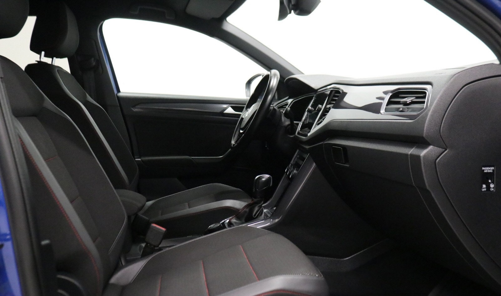 VOLKSWAGEN T-ROC 2.0 TDI 150 STYLE EXCLUSIVE 4MOTION DSG7 - Image 9