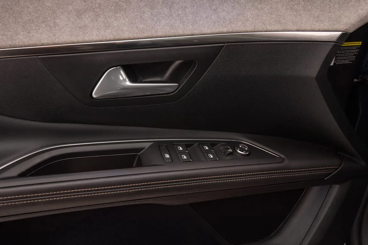 PEUGEOT 5008 II 1.5 BLUEHDI 130CH S&S GT EAT8 - Image 18