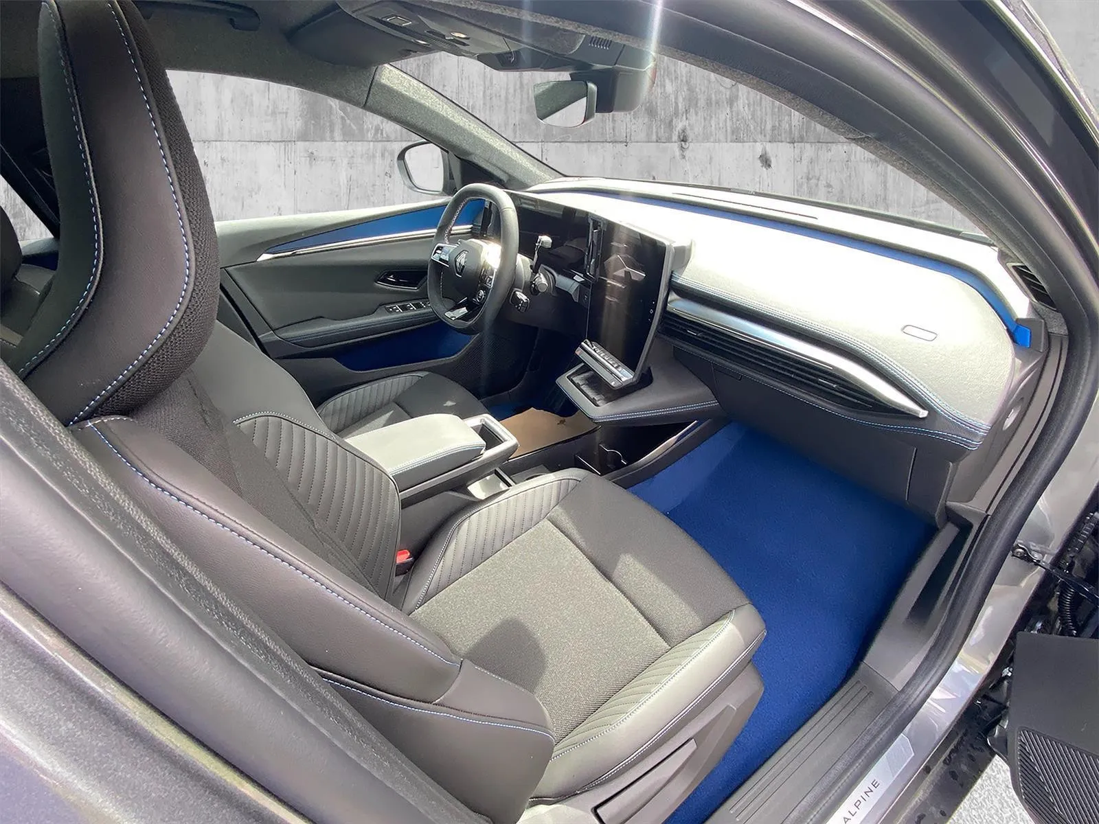 RENAULT SCENIC E-TECH TECHNO ESPRIT ALPINE GRANDE AUTONOMIE - Image 9