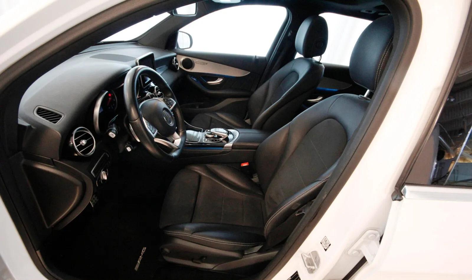 MERCEDES-BENZ GLC 220 D 4MATIC 9G-TRONIC - Image 9