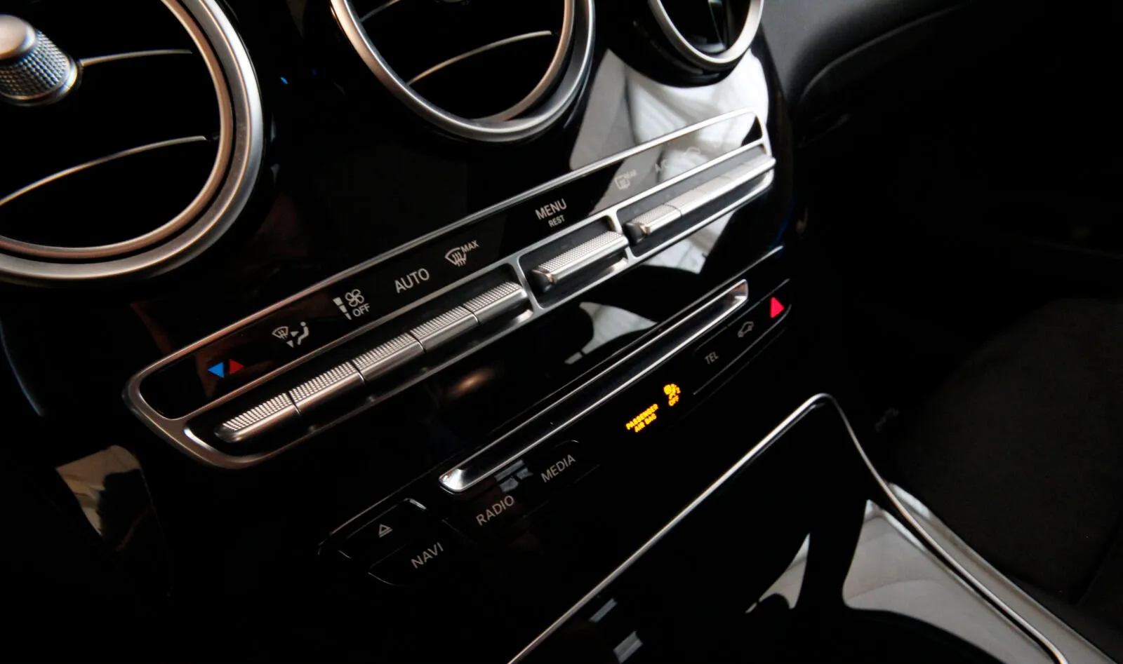 MERCEDES-BENZ GLC 220 D 4MATIC 9G-TRONIC - Image 10