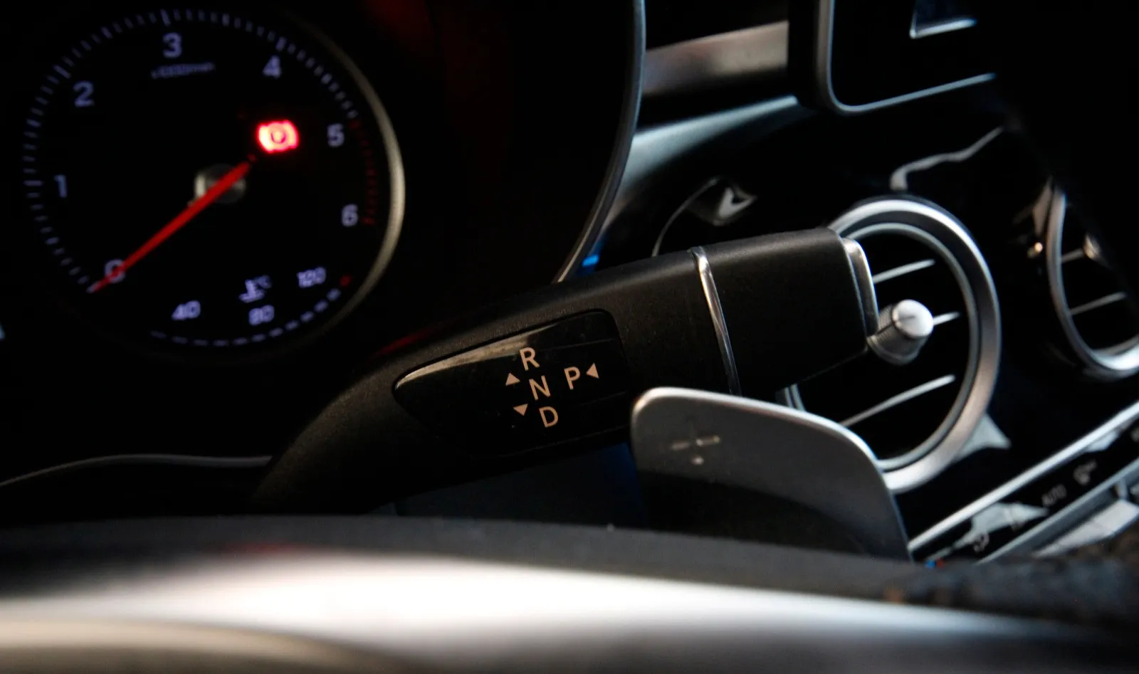 MERCEDES-BENZ GLC 220 D 4MATIC 9G-TRONIC - Image 11