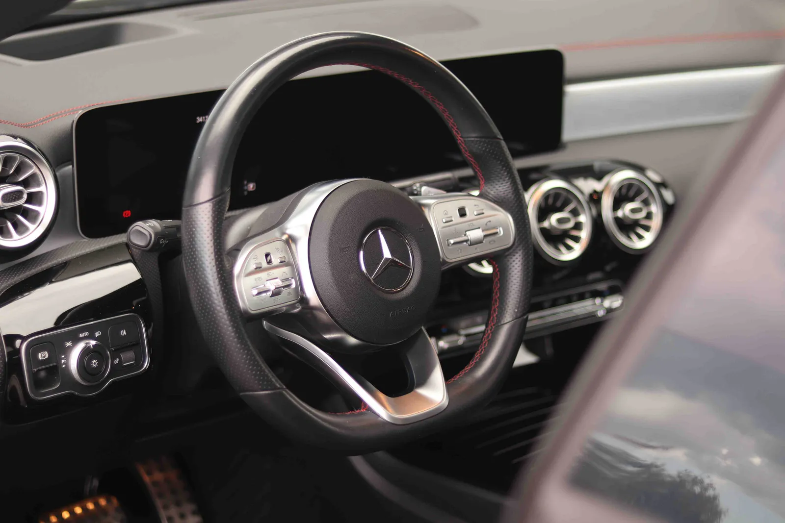 MERCEDES-BENZ CLA II 180 D AMG LINE 7G-DCT - Image 6