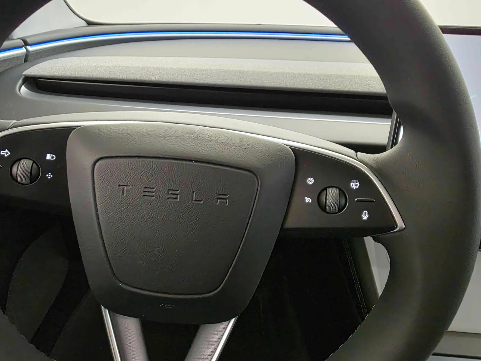 TESLA MODEL 3 HIGHLAND AWD DUAL MOTOR LONG RANGE - Image 17