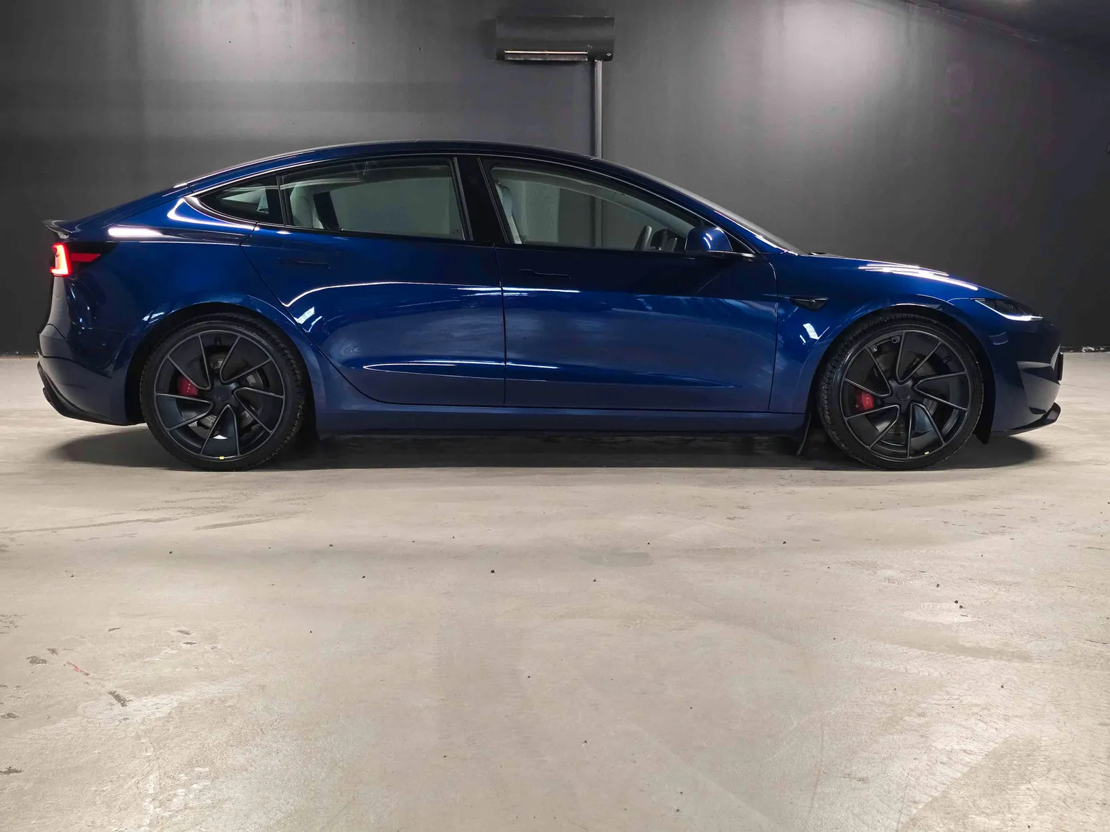TESLA MODEL 3 HIGHLAND DUAL MOTORPERFORMANCE - Image 8