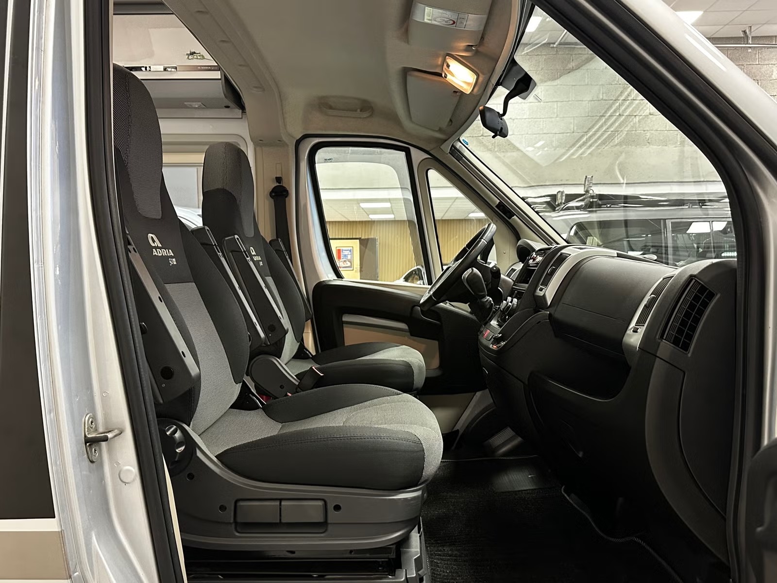 ADRIA TWIN 600 SPT - Image 9