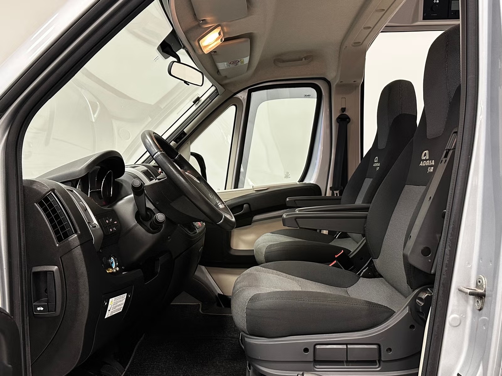 ADRIA TWIN 600 SPT - Image 11