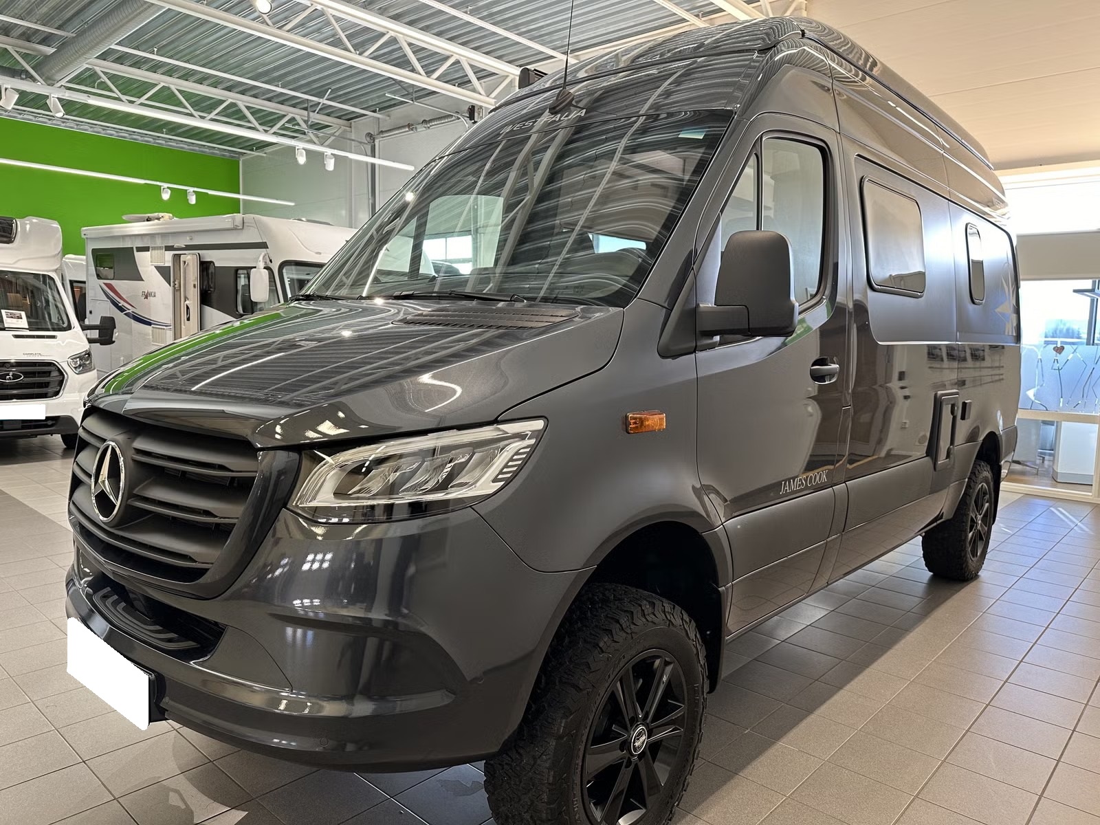 WESTFALIA JAMES COOK 600 E SLIDE-OUT 04 COUCHAGES