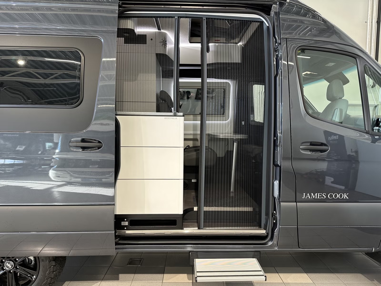 WESTFALIA JAMES COOK 600 E SLIDE-OUT 04 COUCHAGES - Image 5