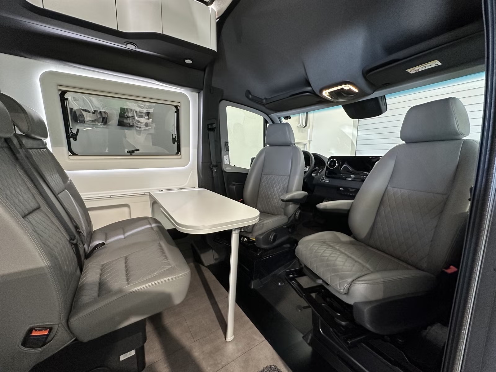 WESTFALIA JAMES COOK 600 E SLIDE-OUT 04 COUCHAGES - Image 8