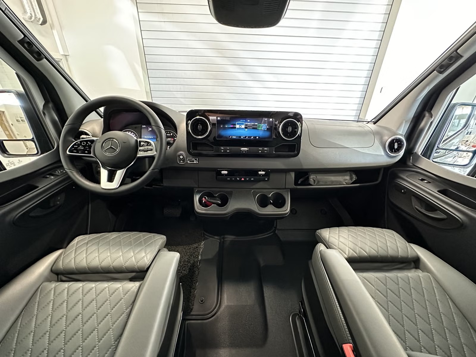 WESTFALIA JAMES COOK 600 E SLIDE-OUT 04 COUCHAGES - Image 11