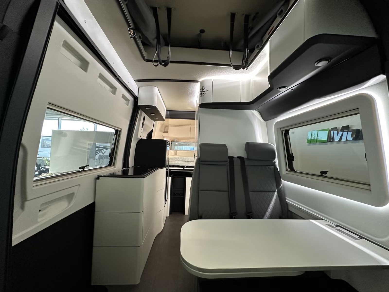 WESTFALIA JAMES COOK 600 E SLIDE-OUT 04 COUCHAGES - Image 12