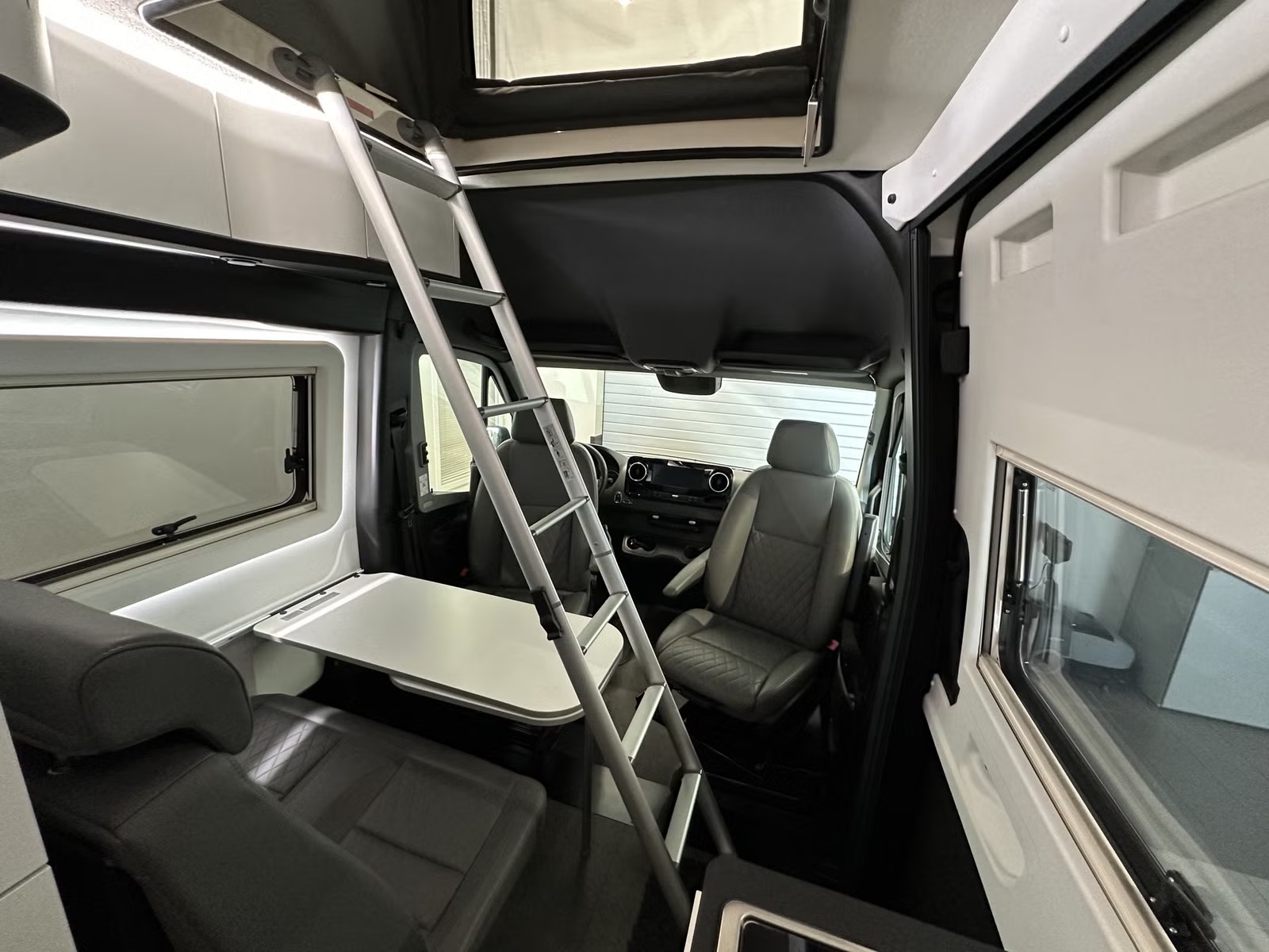 WESTFALIA JAMES COOK 600 E SLIDE-OUT 04 COUCHAGES - Image 19