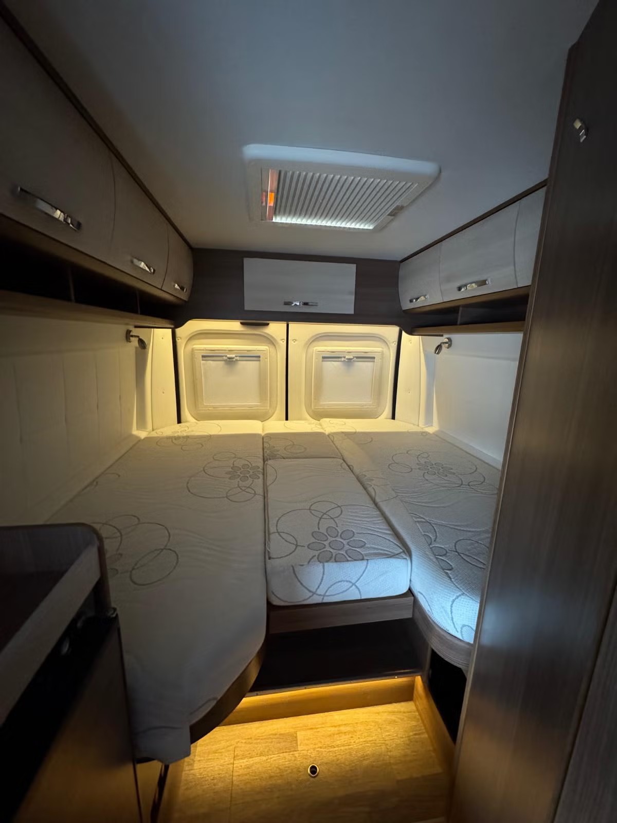 BRAVIA SWAN 636 - Image 20